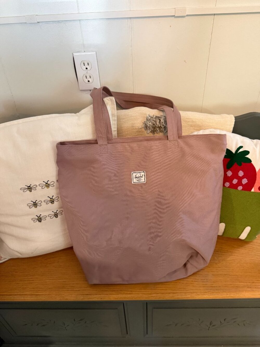 Like New Herschel Supply Co. Alexander Tote Bag – Ash Rose / Dusty Pink